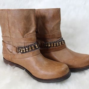 BRAND NEW - Tan Boot with Cute Jewels